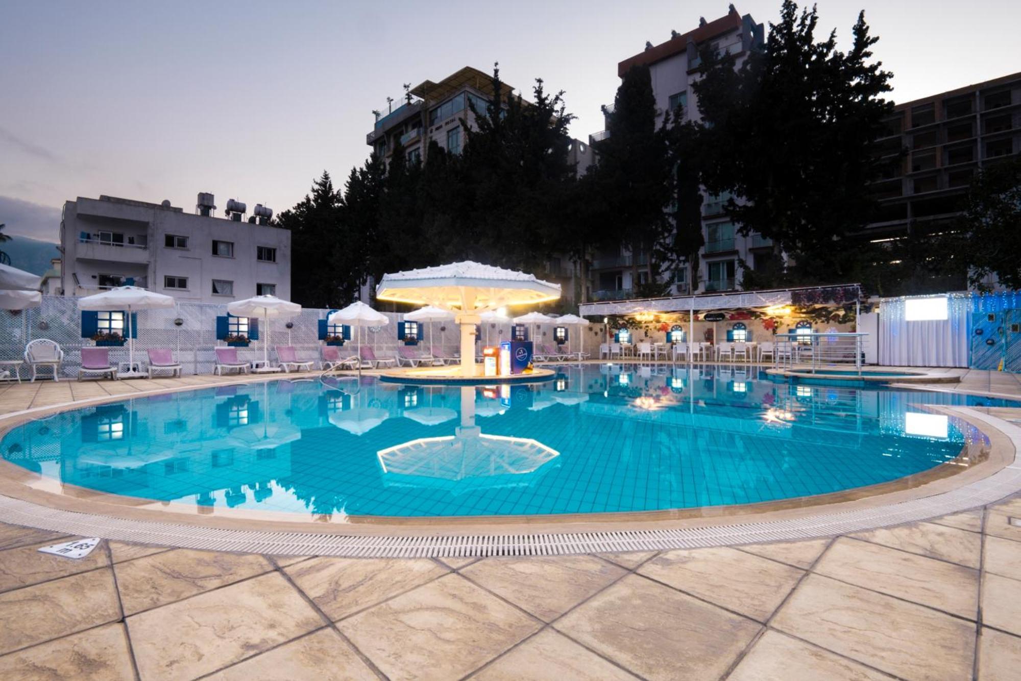 Sammy'S Hotel Кирения Екстериор снимка